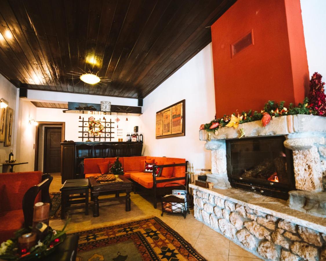 Evilion Traditional Inn Plakoton Ngoại thất bức ảnh