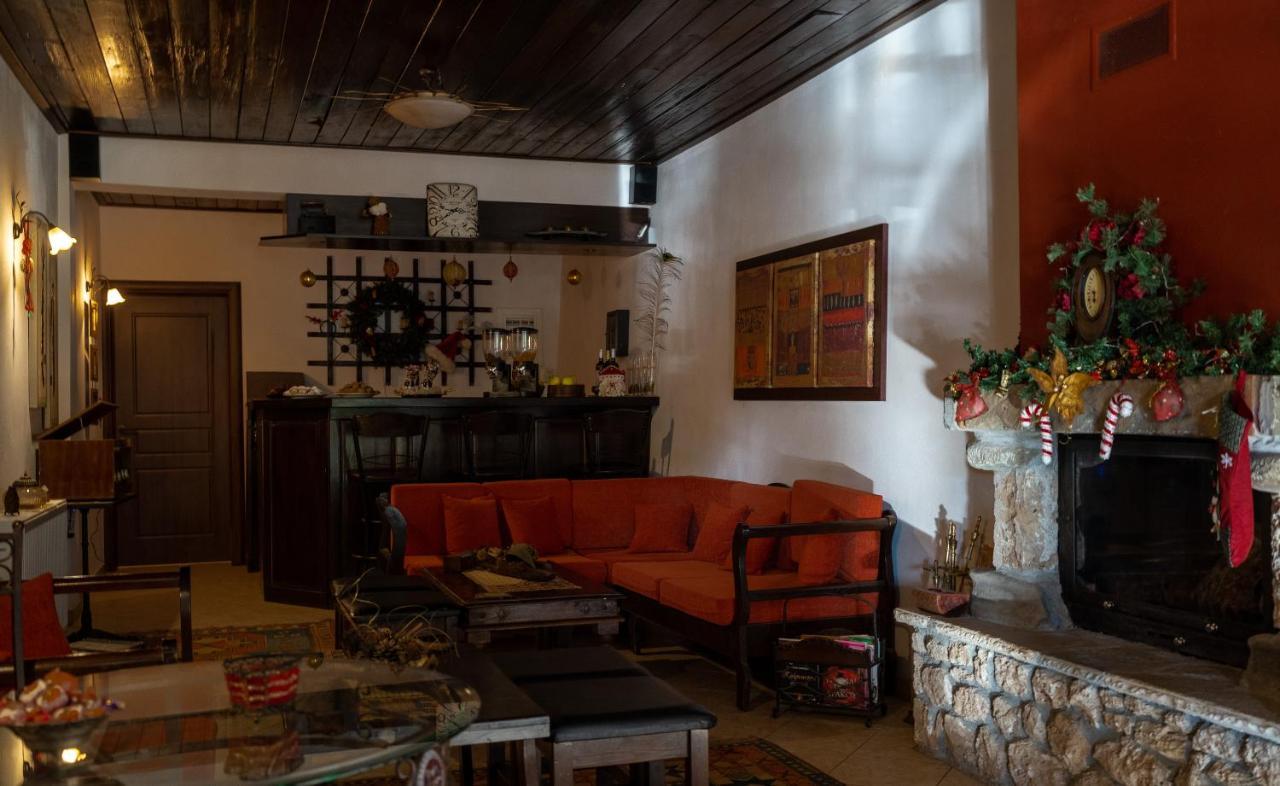 Evilion Traditional Inn Plakoton Ngoại thất bức ảnh