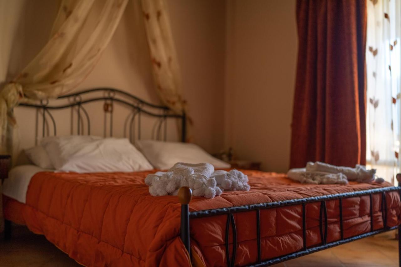 Evilion Traditional Inn Plakoton Ngoại thất bức ảnh